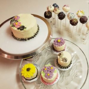 GF Mini Cake Collection with GF Cake Pops